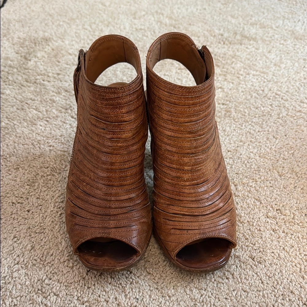 Paul Green Brown Textured Ankle Boots